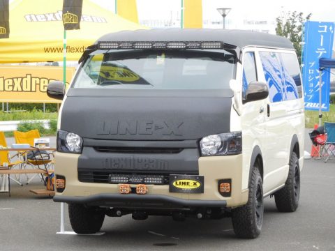 LINE-X　ハイエース　カスタム塗装